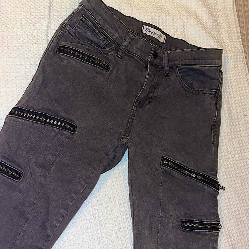 Skinny Skinny Maxwell Zip Jeans in Charcoal
